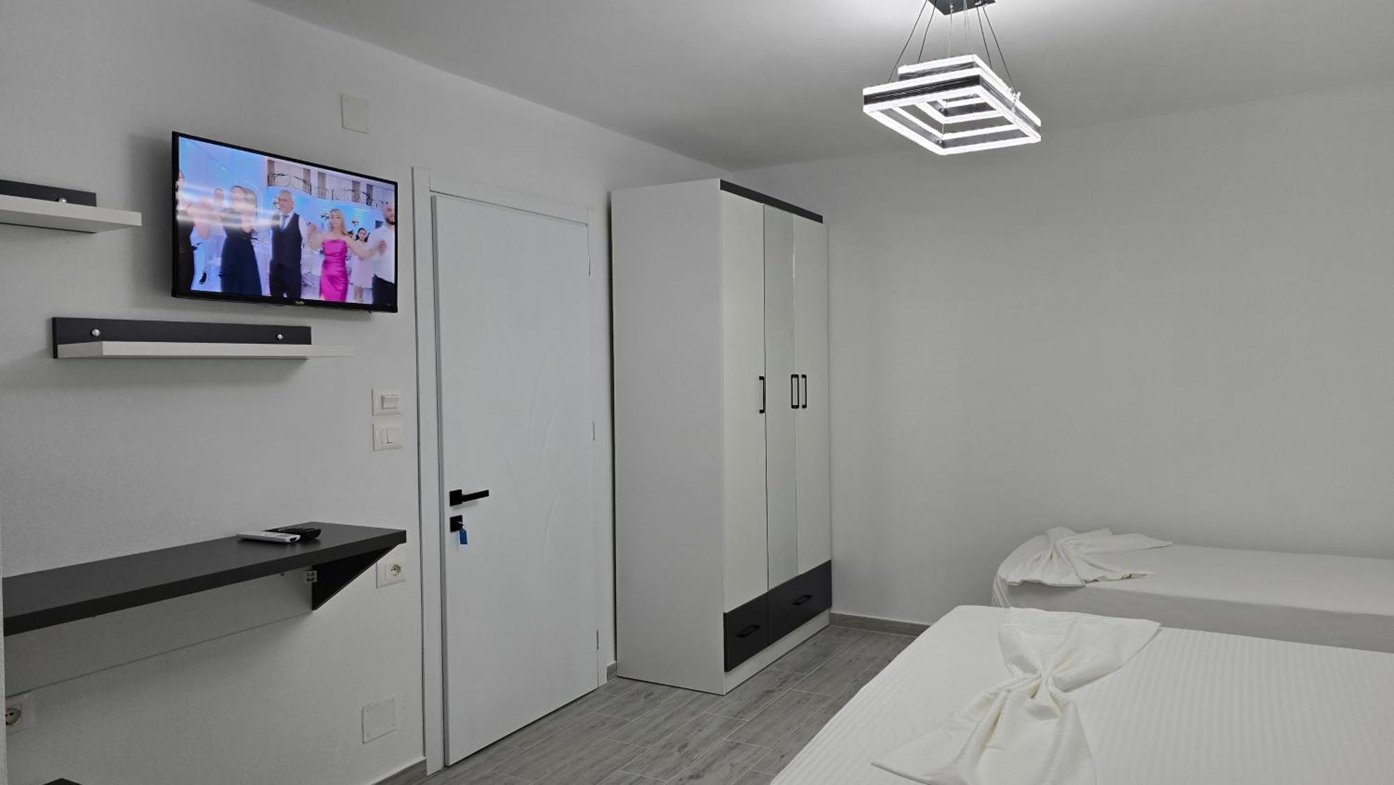 Guest House Pogradeci Exterior foto