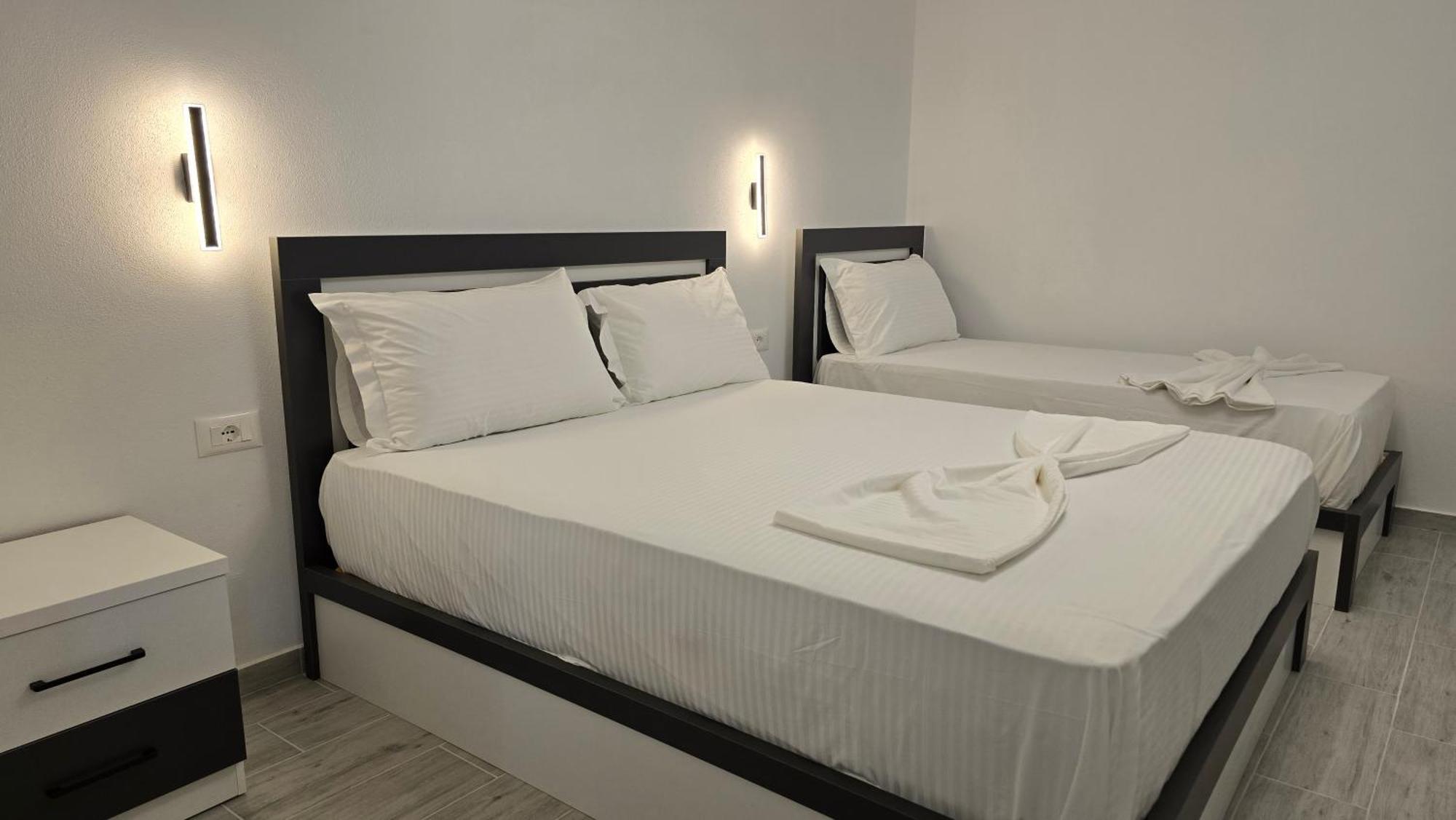 Guest House Pogradeci Exterior foto