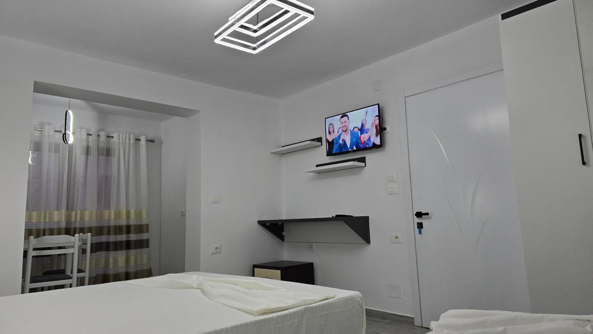Guest House Pogradeci Exterior foto