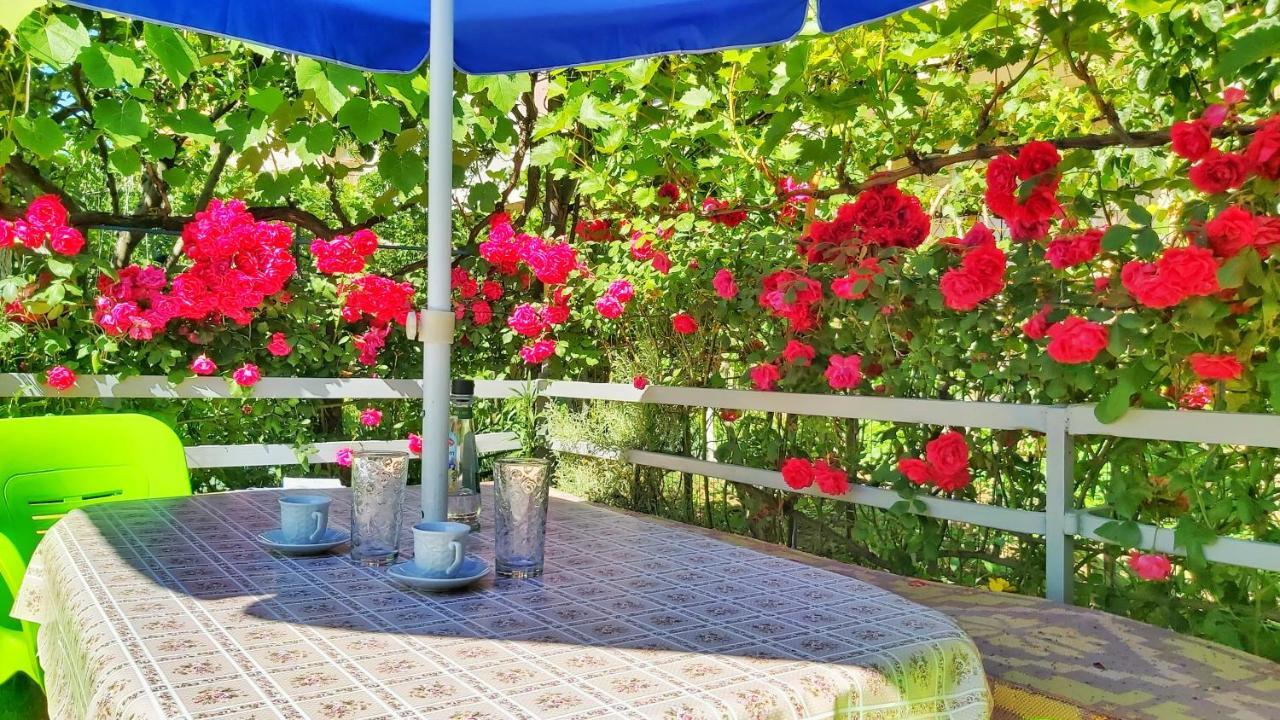 Guest House Pogradeci Exterior foto